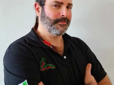 Un evento il cui obiettivo � quello di fornire al pubblico la giusta conoscenza di questo ampio mondo, organizzato da un vero e proprio Maestro del massaggio e delle antiche tradizioni massoterapeutiche: il 39enne leccese di origine belga Jonathan Van Put